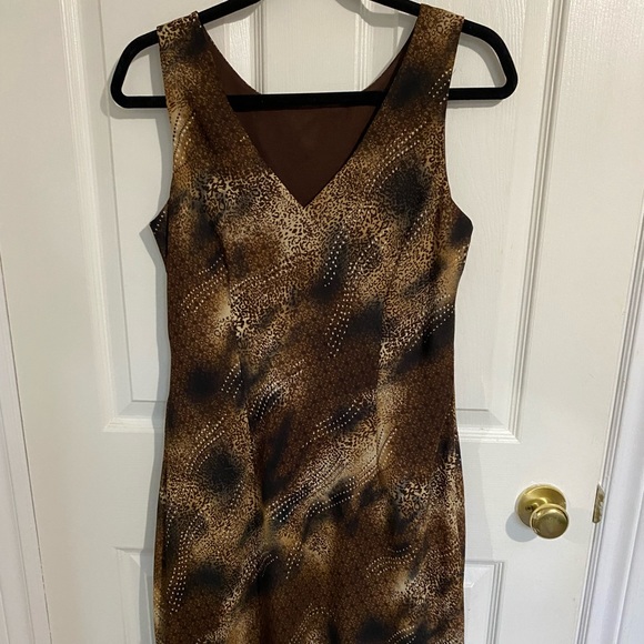 Gorgeous brown print dress - Picture 2 of 2